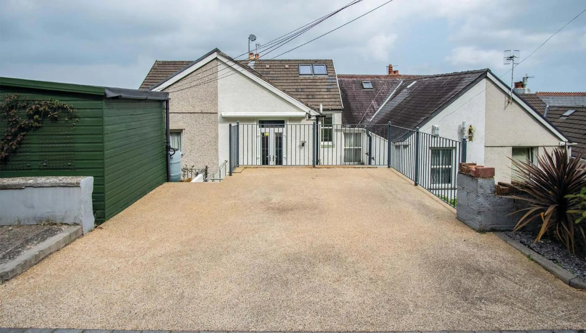 Overland Road - 4 Bedroom House - Mumbles 0*, The Mumbles
