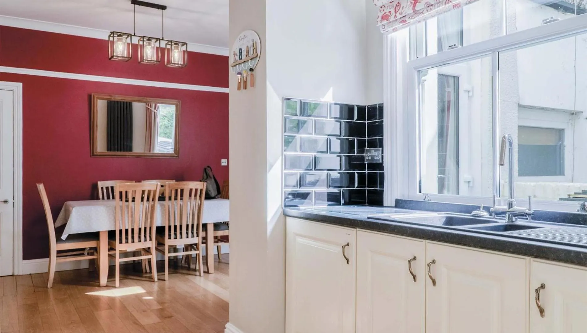 Overland Road - 4 Bedroom House - Mumbles Holiday home