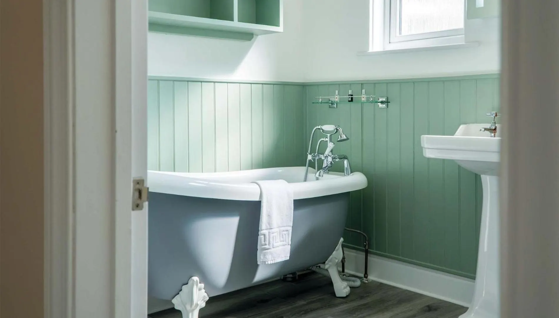 Overland Road - 4 Bedroom House - Mumbles The Mumbles