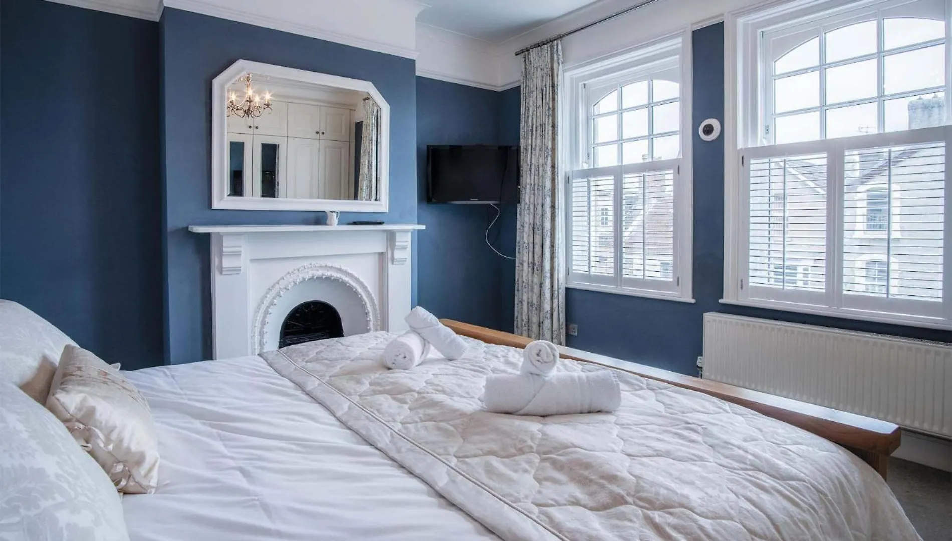 Overland Road - 4 Bedroom House - Mumbles The Mumbles