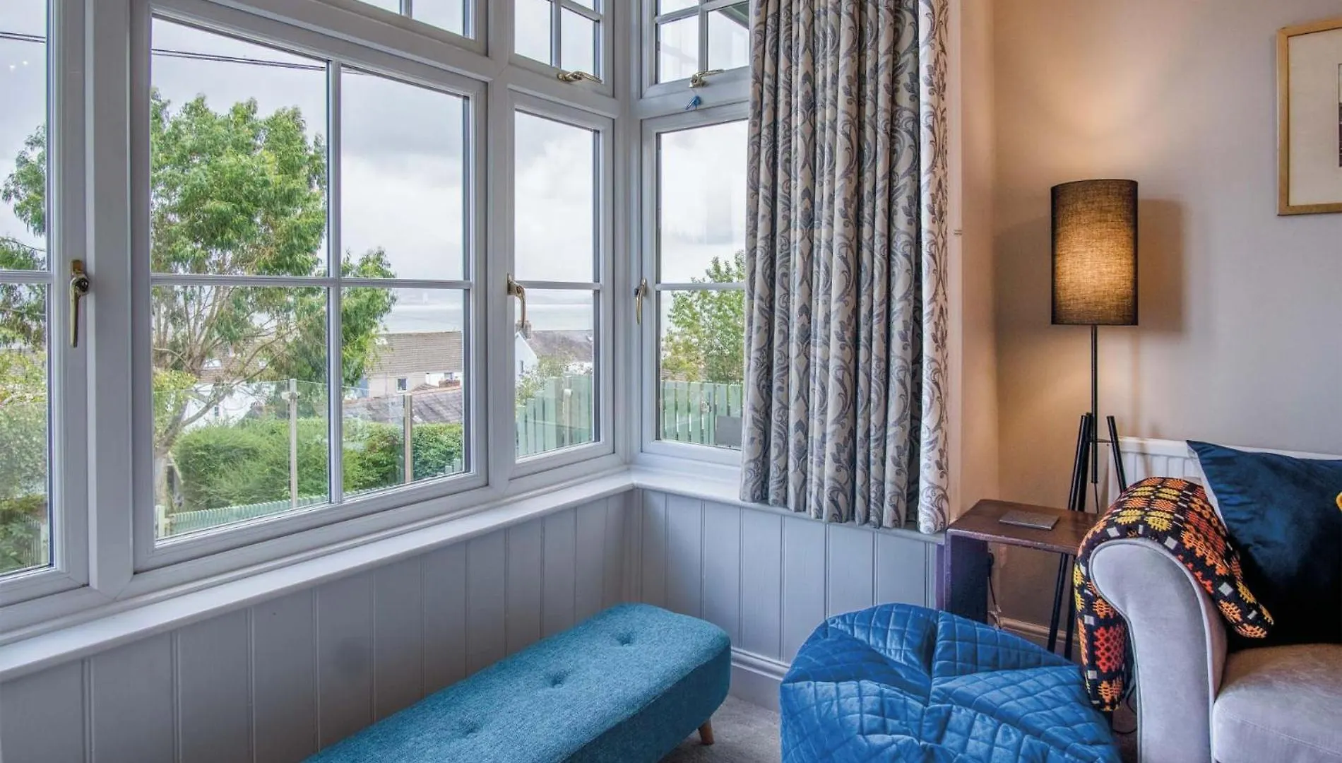 Overland Road - 4 Bedroom House - Mumbles Holiday home