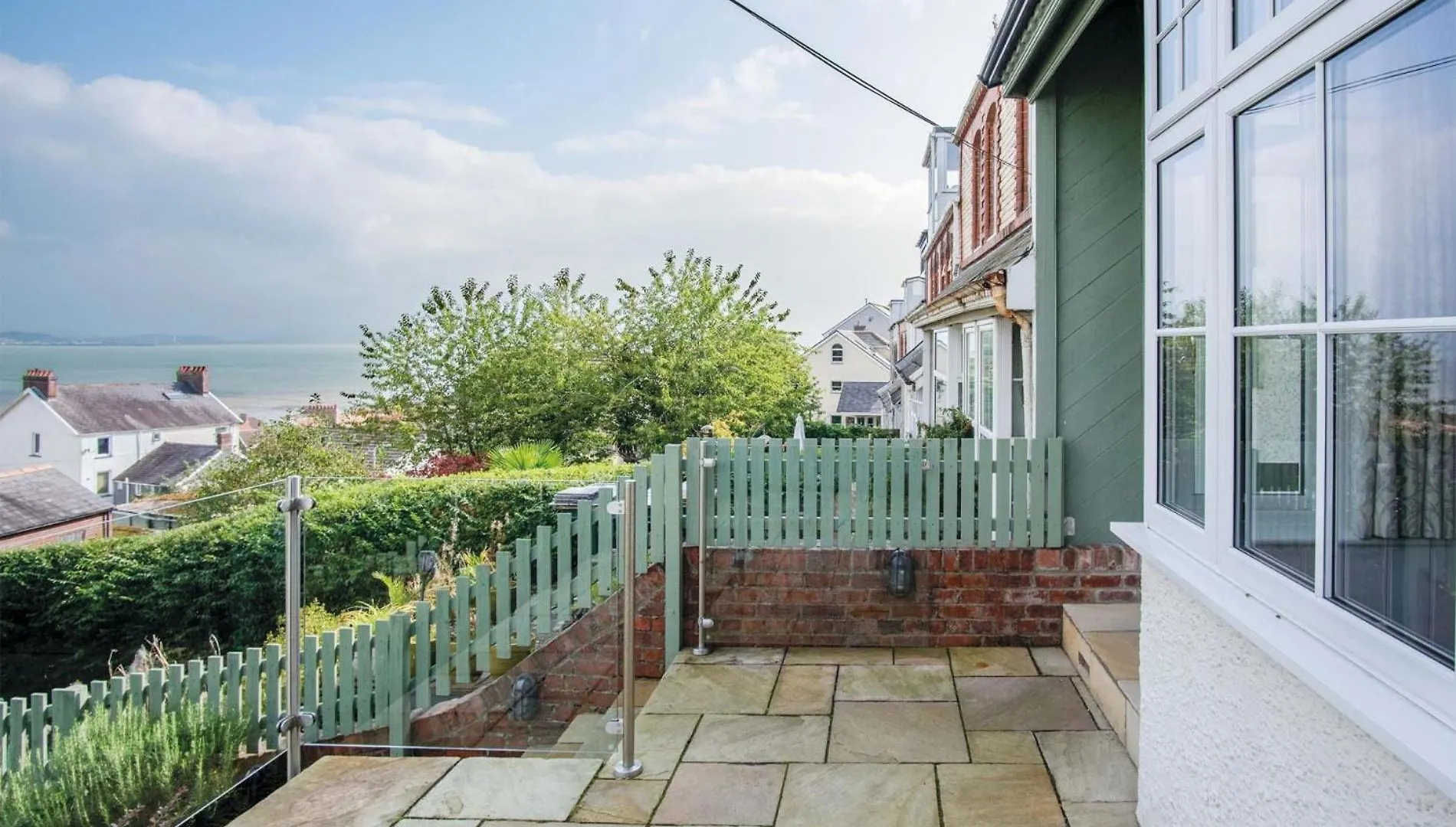 Overland Road - 4 Bedroom House - Mumbles 0*, The Mumbles