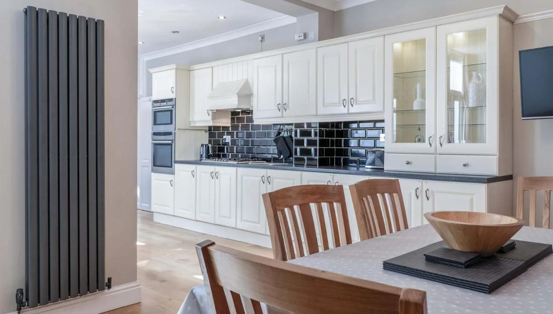 Overland Road - 4 Bedroom House - Mumbles Holiday home The Mumbles
