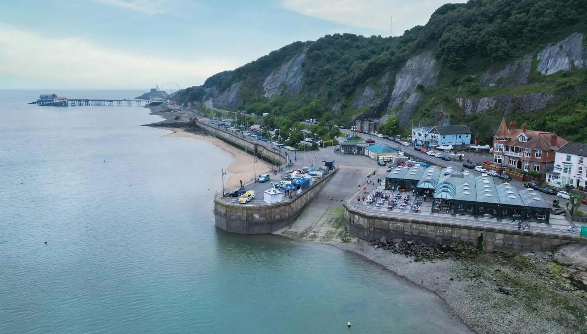 Overland Road - 4 Bedroom House - Mumbles Holiday home The Mumbles