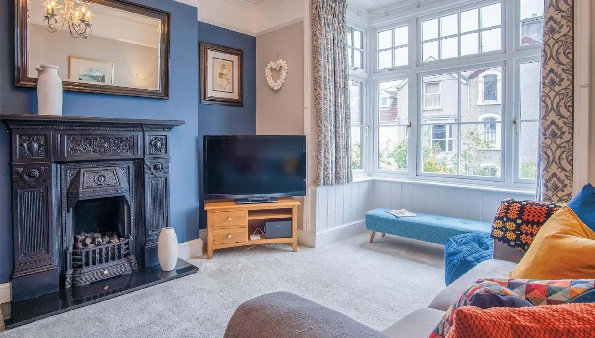 Overland Road - 4 Bedroom House - Mumbles The Mumbles